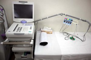 医院の設備：心電図・呼吸器検査